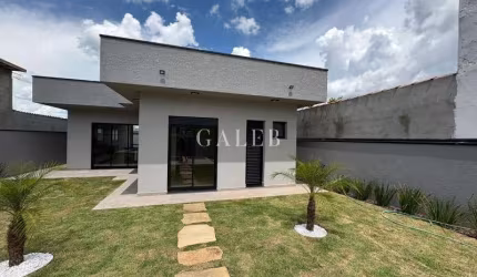 Imperdível casa à venda em Atibaia-SP, no bairro Serras de Atibaia 2: 3 quartos, 1 suíte, 2 salas, 3 banheiros, 4 vagas, 384m².