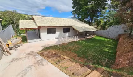 Casa ou Chácara perto da cidade à venda com 3 quartos e com piscina