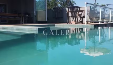 Luxuosa casa em condomínio à venda em Atibaia-SP, Condomínio Quintas da Boa Vista! 4 quartos, 3 suítes, 3 salas, 7 vagas, 385,91m².