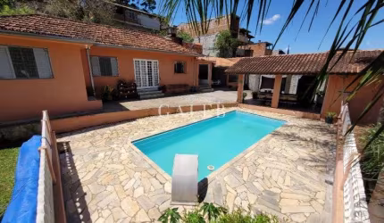 Imperdível oportunidade: Casa à venda em Atibaia-SP - 3 quartos, piscina, pomar.