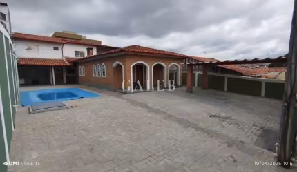 Casa Teresa à venda com 3 quartos,  piscina