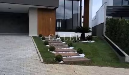 Imperdível: Casa à venda em Atibaia-SP, Condomínio Terras de Atibaia II, 3 quartos, 3 suítes, 2 salas, 4 banheiros, 4 vagas, 475,00 m².