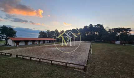 EXCELENTE HARAS À VENDA – CONDOMÍNIO FECHADO PRÓXIMO À CAPITAL PAULISTA