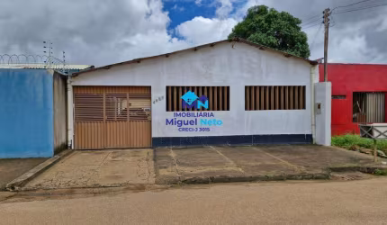 CASA A VENDA TERRENO GRANDE E EDICULA COM SUÍTE