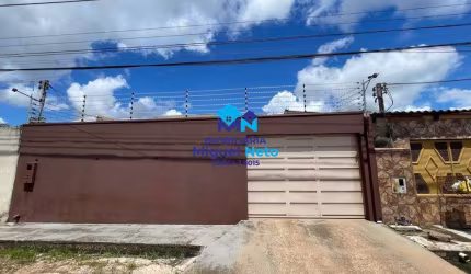 More com Qualidade! Casa Térrea de 03 quartos com Piscina e Churrasqueira no Bairro Industrial