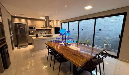 Sofisticação e Economia! Sobrado de 170m² com Energia Solar no Volpi 1