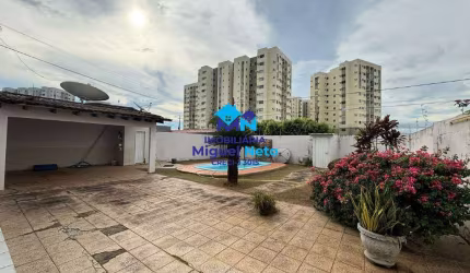 Casa Térrea com Piscina e 361m² no Flodoaldo Pontes Pinto – Amplitude e Localização!