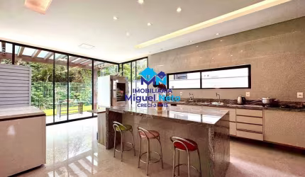 Casa Térrea de 223m² no Ecoville – Exclusividade e Contato com a Natureza