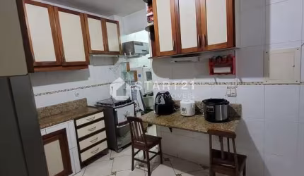 Oportunidade incrível: Cobertura com 3 quartos sendo 1 suíte, 2 vagas de garagem, piscina, sauna e
