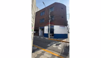 Prédio com sala comercial, 4 salas sendo 2 locadas