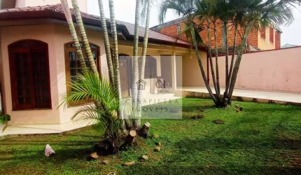 Casa térrea 3 quartos Capão da Imbuia 190m2 próximo do Jockey Plaza Shopping