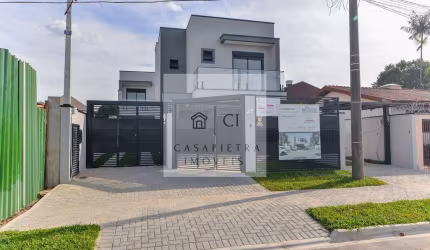 Sobrado 3 quartos no bairro Uberaba de frente pra rua com 95m2
