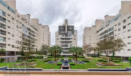 Amplo apartamento com 3 suítes, 3 vagas de garagem, 158 m² privativos por R$ 2.390.000 - Água Verde - Curitiba/PR