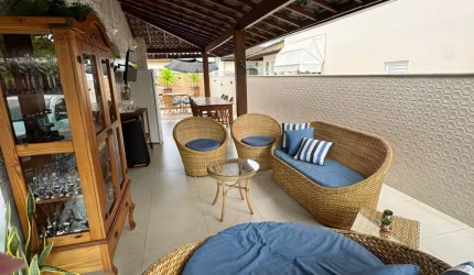 Vendo Excelente Casa Duplex 4/4 na Priscila Dutra