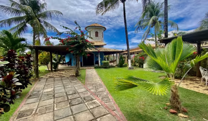 Belíssima casa 5 quartos em condomínio pé na areia