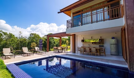 Excelente casa , de alto padrão, em Praia do Forte - aluguel anual