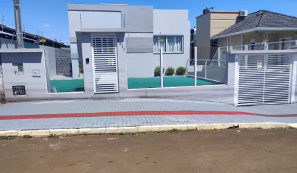 Casa com 150 metros no Passo dos Fortes