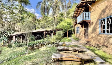 Casa com 3 quartos para alugar na Rua do Pedregal, 230, Jardim Branca Flor, Embu das Artes por R$ 12.000