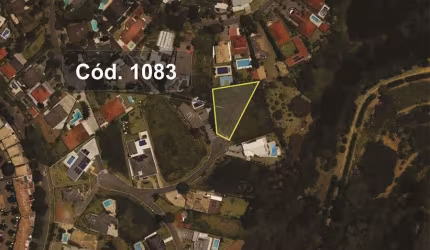 Terreno à venda na Rua Córsega, Jardim Passárgada I, Cotia por R$ 900.000