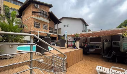 Casa com 3 quartos à venda na Rua Damasco, 400, Jardim Semiramis, Cotia, 180 m2 por R$ 950.000
