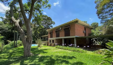 Casa com 3 quartos à venda na Estrada Tambaú, 9, Chácara do Refúgio, Carapicuíba por R$ 1.100.000