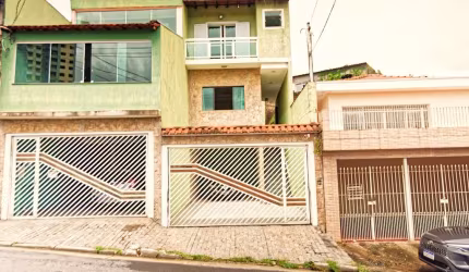 Sobrado para venda com 3 quartos, sendo 1 suíte, 145m²