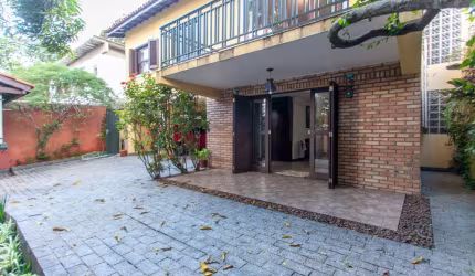 Sobrado para venda com 4 quartos, sendo 2 suítes, 205m²