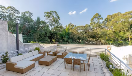 Casa tipo para venda com 4 quartos, sendo 1 suíte, 440m²
