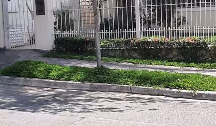 Casa tipo para venda com 5 quartos, sendo 2 suítes, 219m²