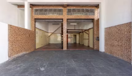 Casa tipo para venda com 4 quartos, 210m²