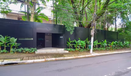 Casa tipo para venda com 4 quartos, sendo 4 suítes, 1,117m²