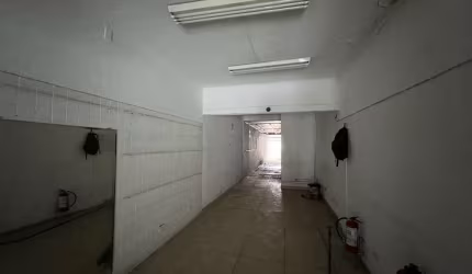 Loja de rua para venda, 200m²