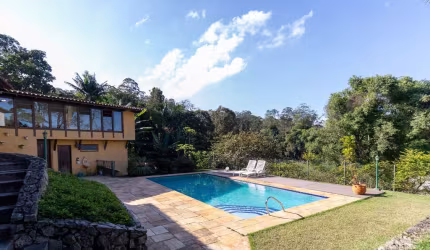 Sobrado para venda com 5 quartos, sendo 3 suítes, 650m²