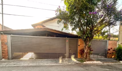 Casa tipo para venda com 3 quartos, sendo 1 suíte, 350m²
