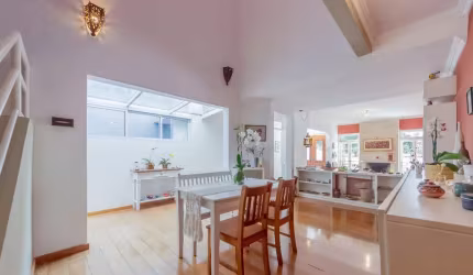 Casa tipo para venda com 3 quartos, sendo 3 suítes, 223m²