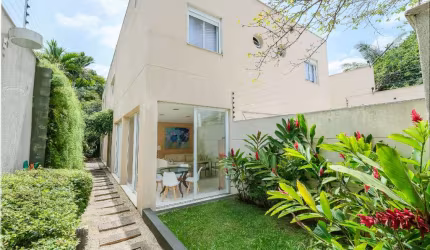 Casa tipo para venda com 3 quartos, sendo 3 suítes, 480m²