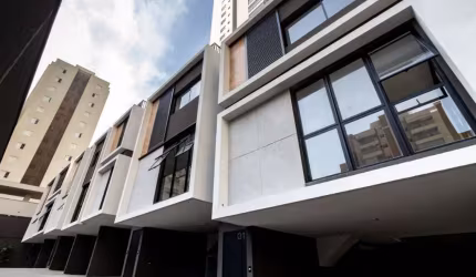Casa em condomínio para venda com 2 quartos, sendo 1 suíte, 121m²