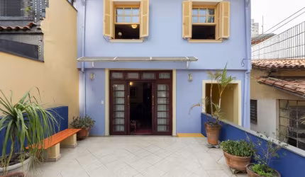 Casa tipo para venda com 3 quartos, sendo 1 suíte, 220m²