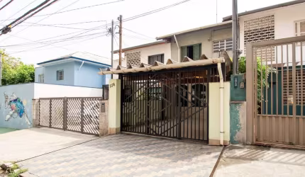 Casa tipo para venda com 4 quartos, sendo 1 suíte, 236m²