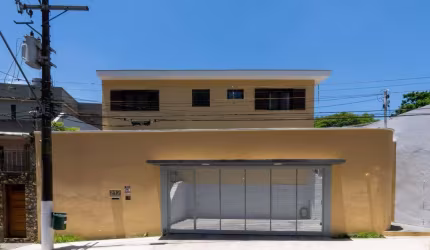Casa tipo para venda com 4 quartos, sendo 1 suíte, 240m²