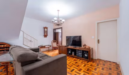 Casa tipo para venda com 3 quartos, sendo 1 suíte, 180m²