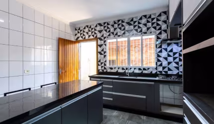 Sobrado para venda com 3 quartos, sendo 1 suíte, 95m²