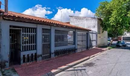 Casa tipo para venda com 5 quartos, 243m²