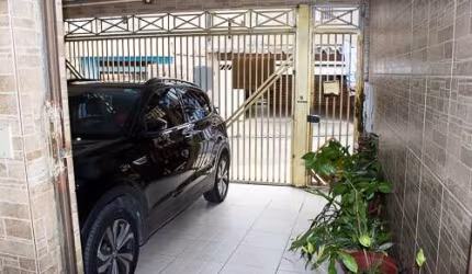 Casa tipo para venda com 6 quartos, sendo 2 suítes, 242m²