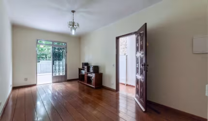 Sobrado para venda com 3 quartos, sendo 1 suíte, 180m²