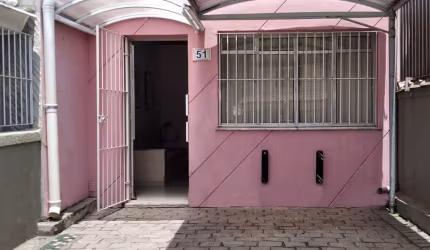 Casa tipo para venda com 2 quartos, sendo 1 suíte, 100m²