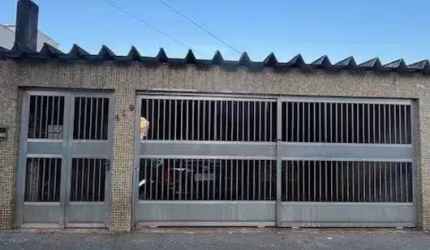 Casa tipo para venda e locação com 4 quartos, sendo 1 suíte, 200m²