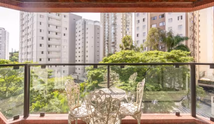 Apartamento tipo para venda com 4 quartos, sendo 2 suítes, 216m²