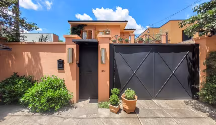 Casa tipo para venda com 4 quartos, sendo 3 suítes, 300m²
