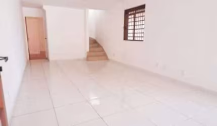 Casa tipo para venda com 5 quartos, sendo 2 suítes, 120m²